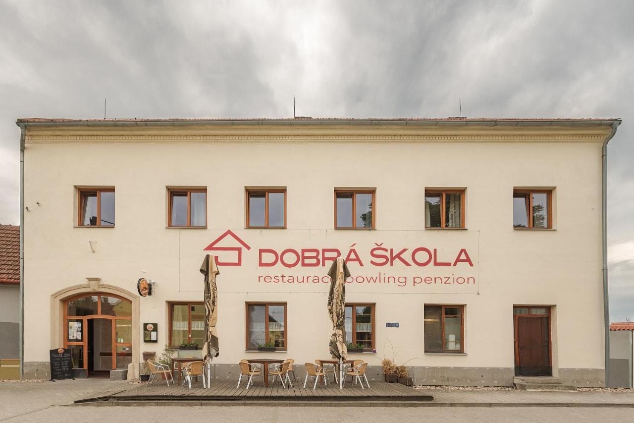 Hotel Dobrá škola u Jeníčka Vojkovice  Exteriér fotografie