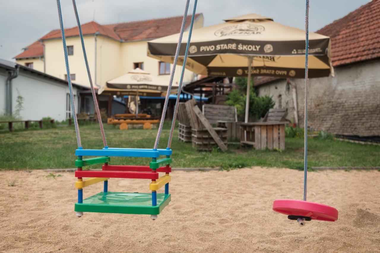 Hotel Dobrá škola u Jeníčka Vojkovice  Exteriér fotografie